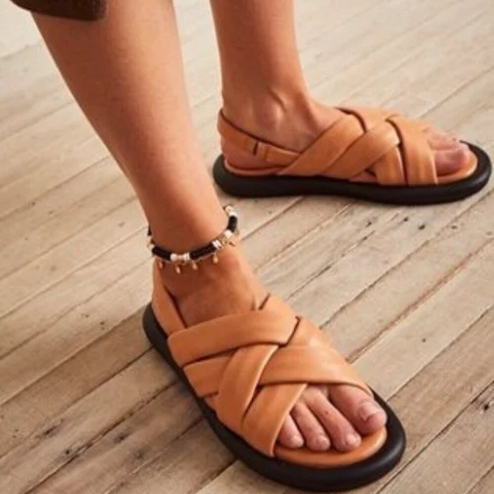 New Seychelles Punchline Tan Strappy Leather Sandal size 9